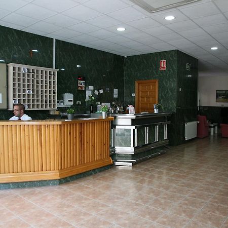 Hostal La Casa De Enfrente Малага Екстериор снимка