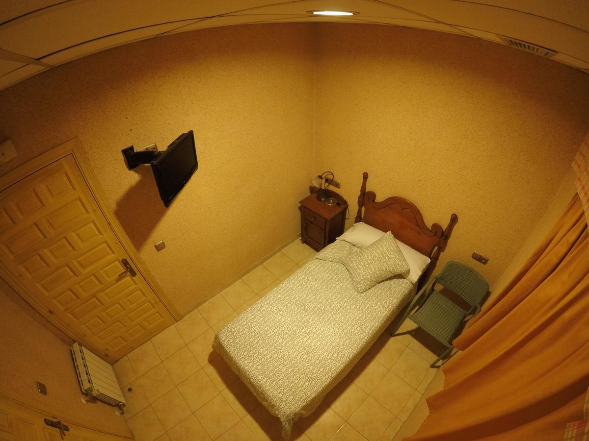 Hostal La Casa De Enfrente Малага Екстериор снимка
