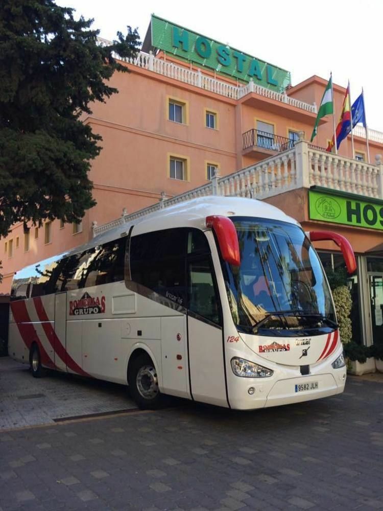Hostal La Casa De Enfrente Малага Екстериор снимка