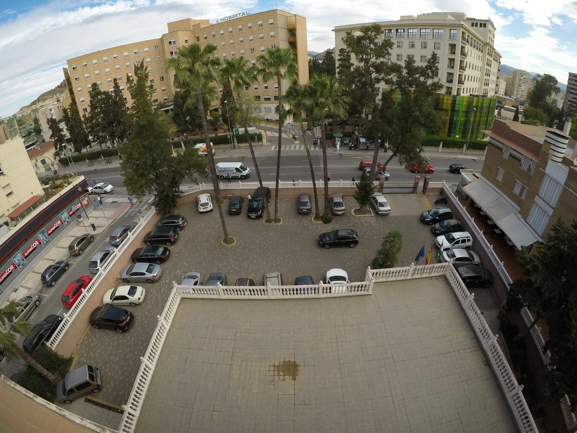 Hostal La Casa De Enfrente Малага Екстериор снимка